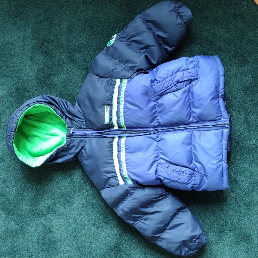 Boys 5/6 blue and green heavy winter coat with hood.